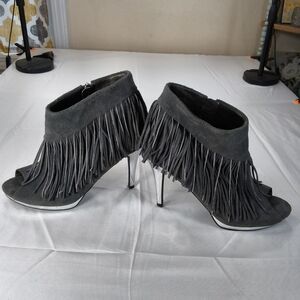 Libby Edelman Charcoal Fringe (Chain Fringe Too) Peep-Toe Heels Size 9.5. CP
